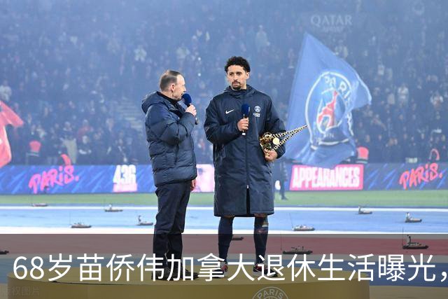 68岁苗侨伟加拿大退休生活曝光，遛狗赏花好惬意，两鬓花白仍健硕